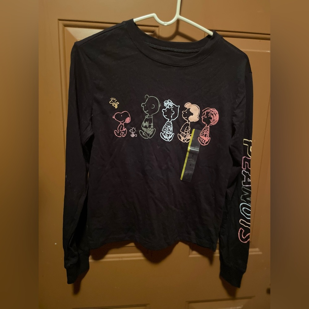 Snoopy and the gang lightweight, black, long sleeve tee. Size small. NWT